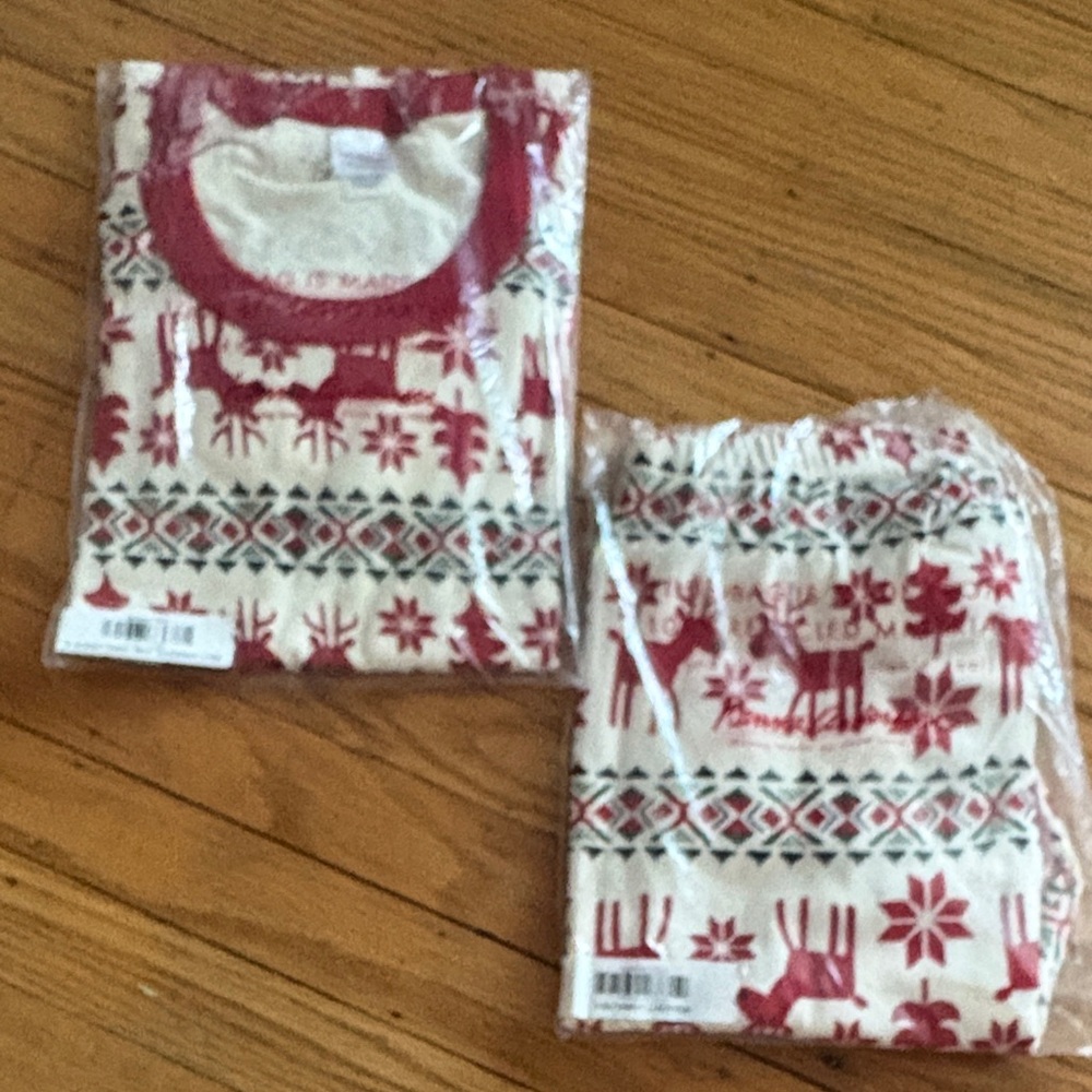 *Hanna Andersson Red and White Pajama Set Deer Dear